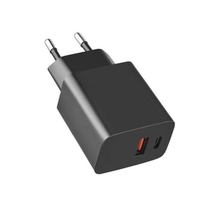 Zwarte universele 33W USB en USB C adapter oplader met EU stekker
