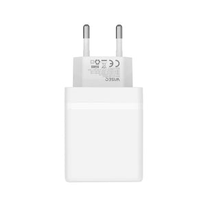 Witte usb oplader geschikt voor iPhone van WiseQ met Europese stekker en compact ontwerp